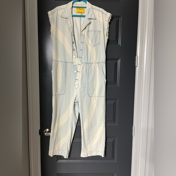 VGUC Signature 8 jumpsuit - Picture 2 of 2